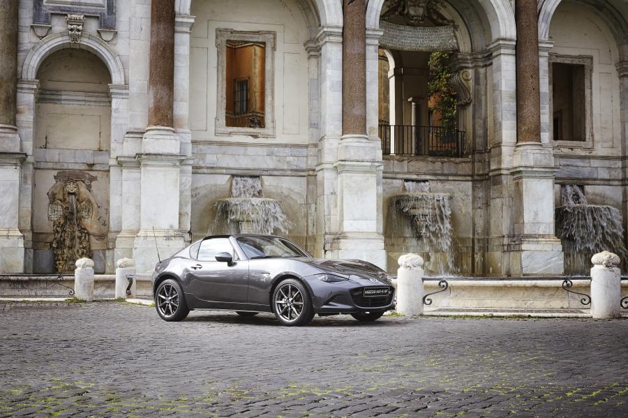  Mazda MX-5 Miata RF (ND) 2016 года  (WW) (фото 1 из 48)